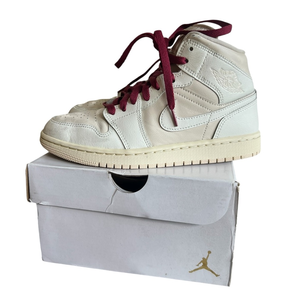 Air Jordan 1 Retro Mid Sail Women’s Shoes - Size 7